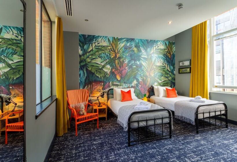 수피리어 룸, The Market House