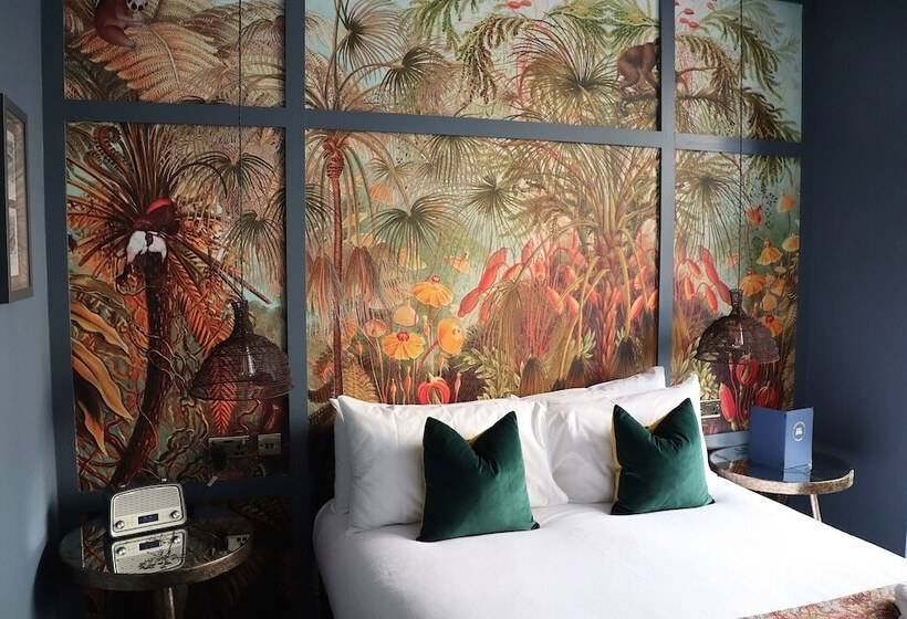 수피리어 룸, The Market House