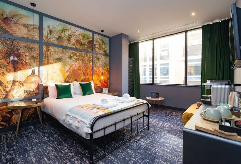 디럭스 룸, The Market House