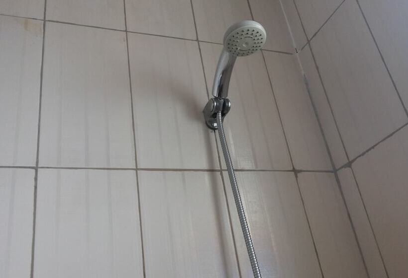 اتاق استاندارد یک نفره, Westcliff