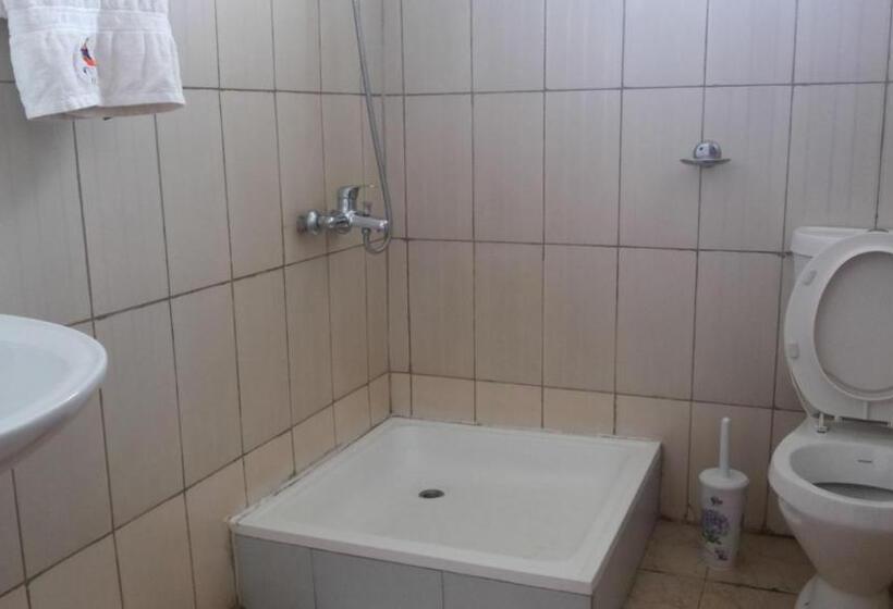 اتاق استاندارد یک نفره, Westcliff