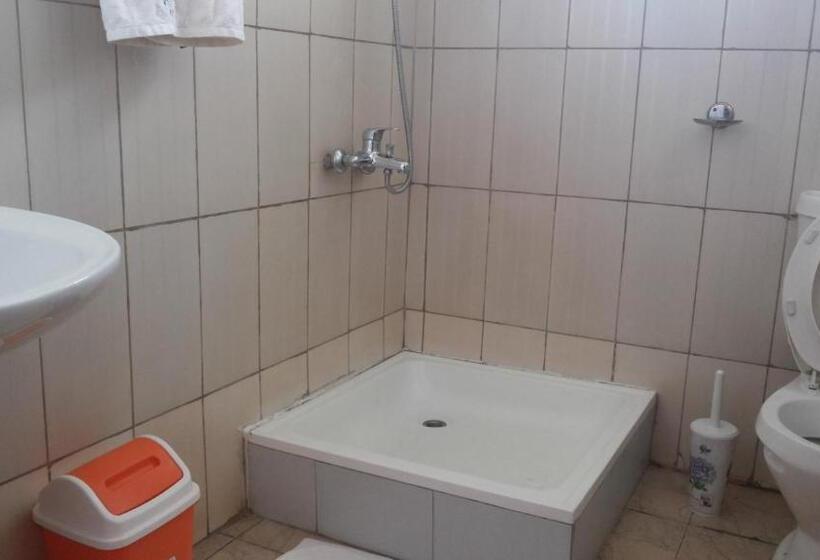 اتاق استاندارد یک نفره, Westcliff