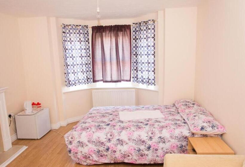 غرفة ديلوكس مزودة بشرفة, Queen Guest House