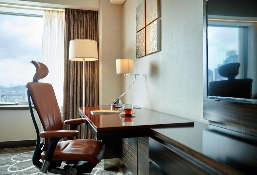 Номер Клуб, Lotte Hotel Busan