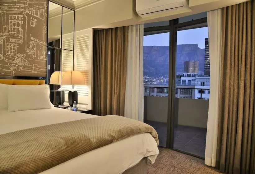 Suite, The Capetonian   Halal