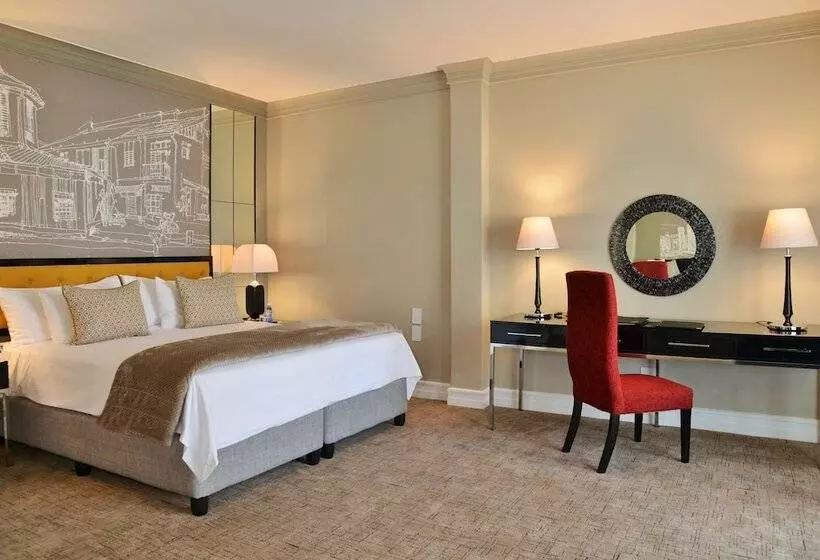 Suite, The Capetonian   Halal