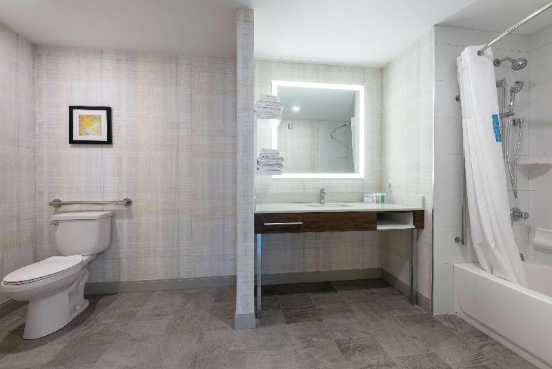 سوئیت با تخت بزرگ, Swissotel The Stamford Singapore