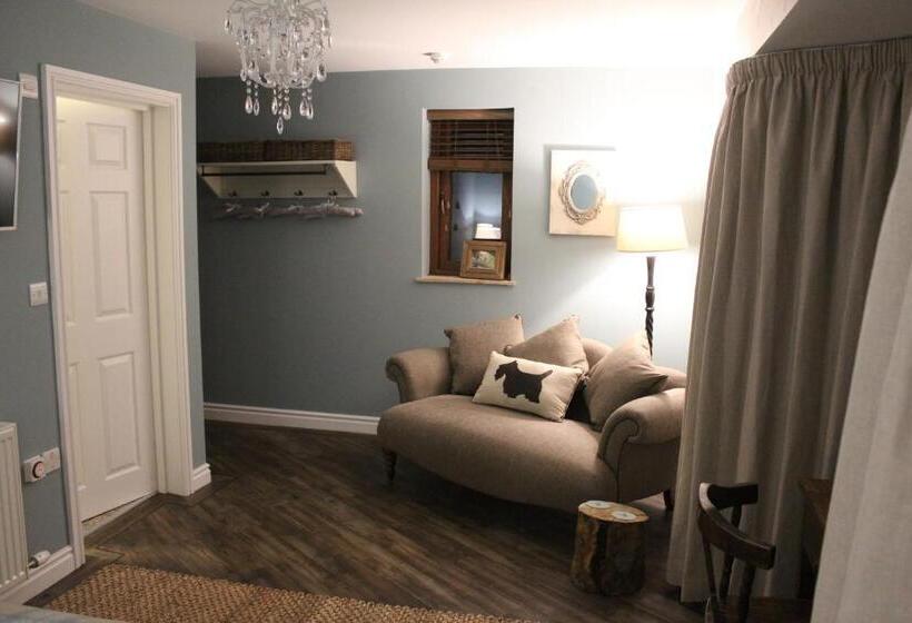 Deluxe room with river view, Beck Hall