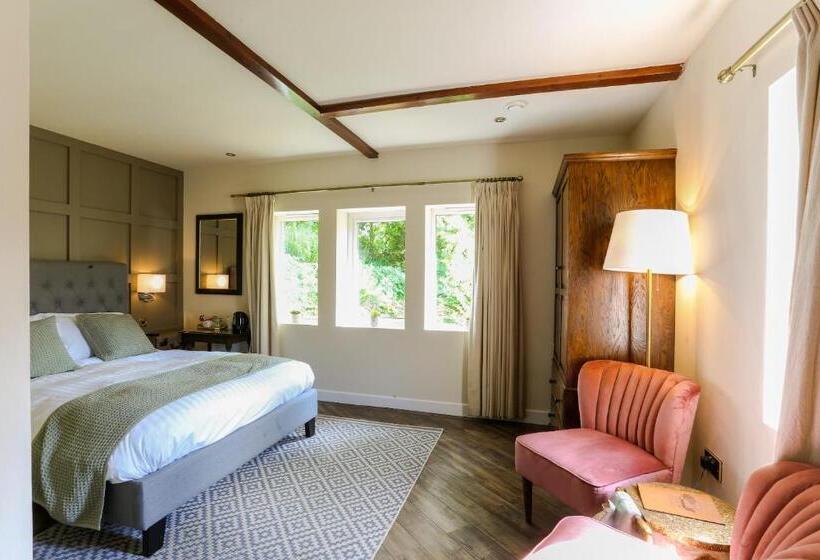 Deluxe room with river view, Beck Hall