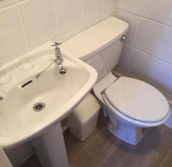 家庭间, Inglewood Guest House