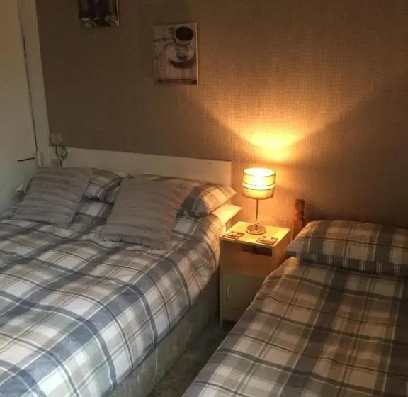 Perhehuone, Inglewood Guest House