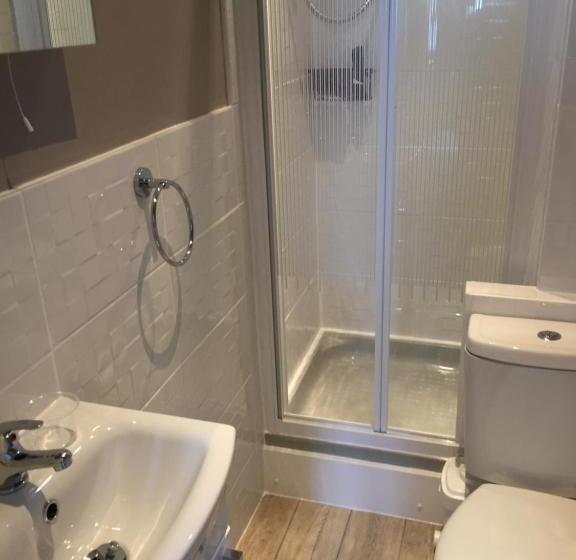 标准单人间, Inglewood Guest House