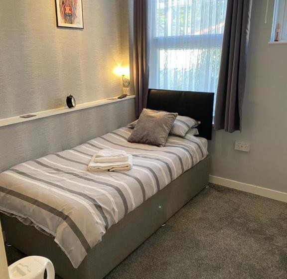 标准单人间, Inglewood Guest House