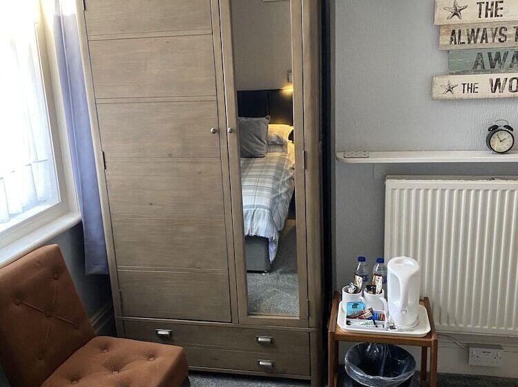 家庭间, Inglewood Guest House