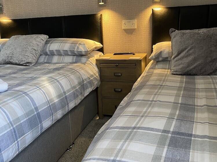 家庭间, Inglewood Guest House