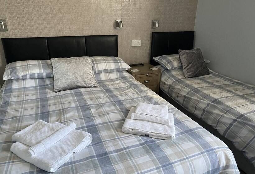 家庭间, Inglewood Guest House