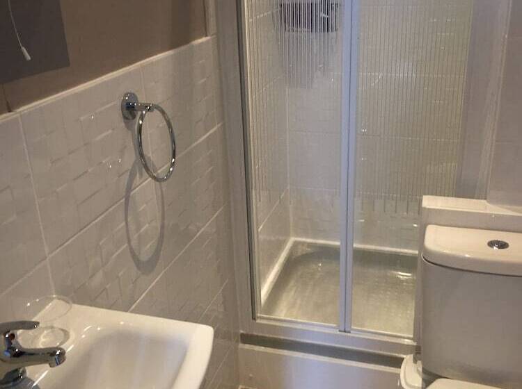 标准单人间, Inglewood Guest House