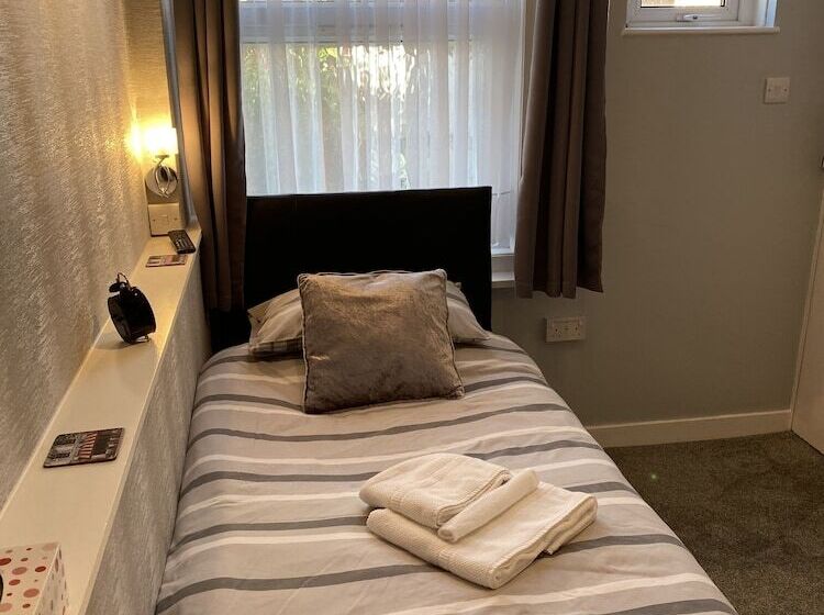 标准单人间, Inglewood Guest House