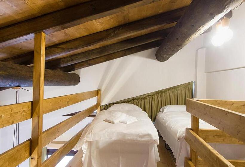 דירת חדר סופריור, Alpine Aria