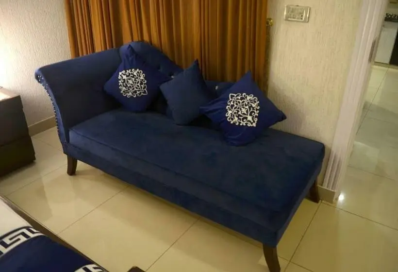 سوییت جونیور با بالکن, Holiday Grand Resort Bhurban