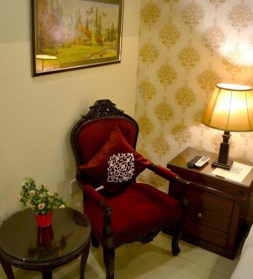 اتاق استاندارد با تخت بزرگ, Holiday Grand Resort Bhurban