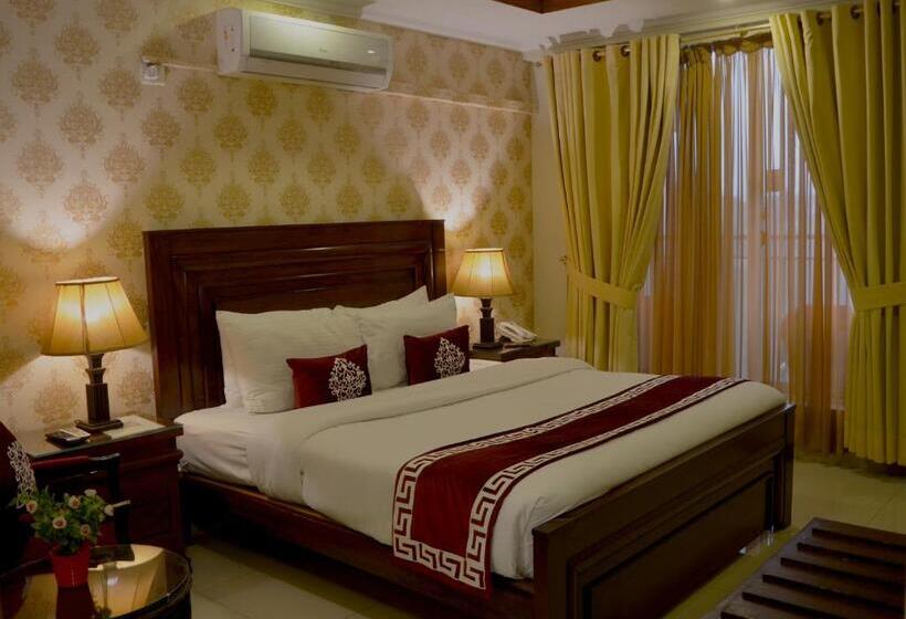 اتاق استاندارد با تخت بزرگ, Holiday Grand Resort Bhurban