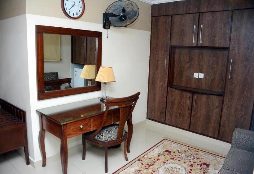 اتاق استاندارد با تخت بزرگ, Holiday Grand Resort Bhurban