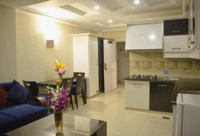 سوییت جونیور با بالکن, Holiday Grand Resort Bhurban