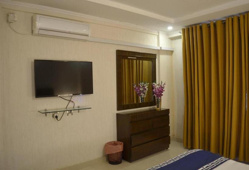 سوییت جونیور با بالکن, Holiday Grand Resort Bhurban