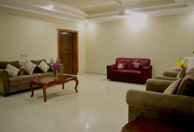 سوییت اجرایی, Holiday Grand Resort Bhurban