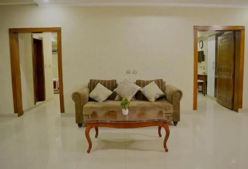 سوییت اجرایی, Holiday Grand Resort Bhurban