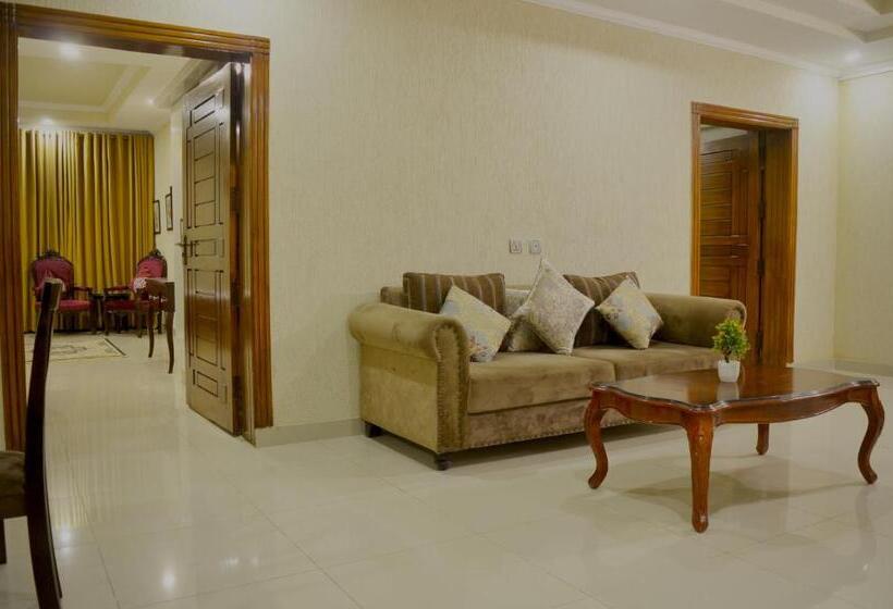 سوییت اجرایی, Holiday Grand Resort Bhurban