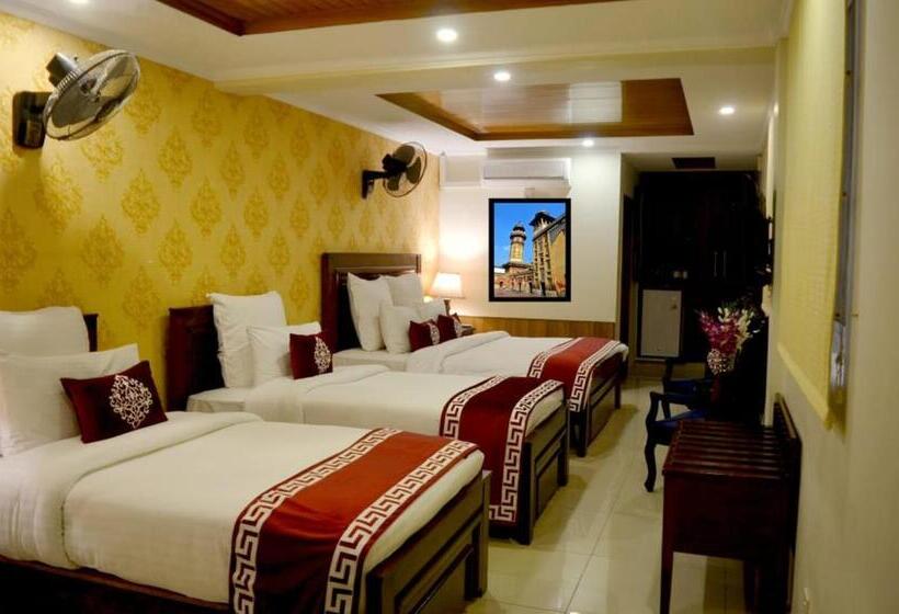 اتاق خانوادگی, Holiday Grand Resort Bhurban