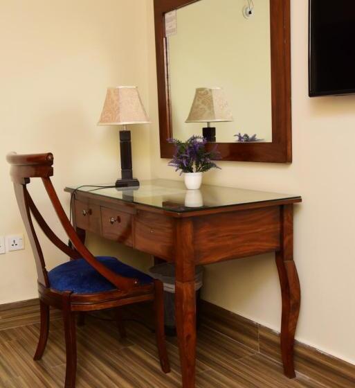 اتاق خانوادگی, Holiday Grand Resort Bhurban