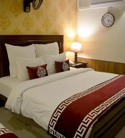اتاق استاندارد, Holiday Grand Resort Bhurban