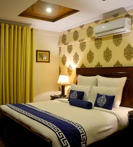 اتاق استاندارد, Holiday Grand Resort Bhurban