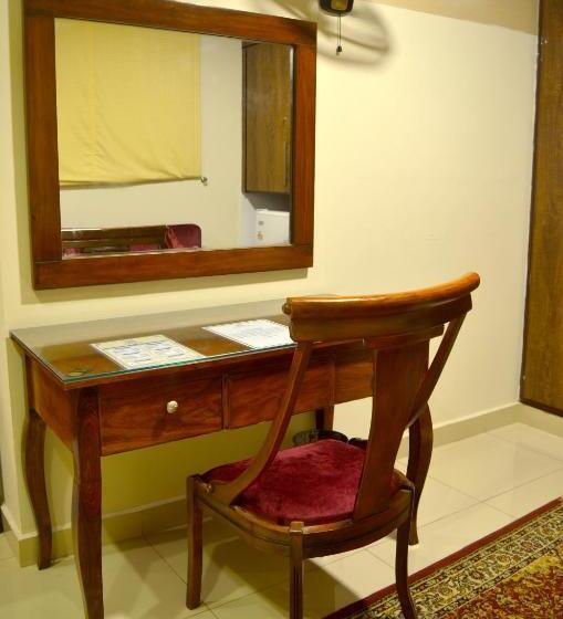 اتاق استاندارد با تخت بزرگ, Holiday Grand Resort Bhurban