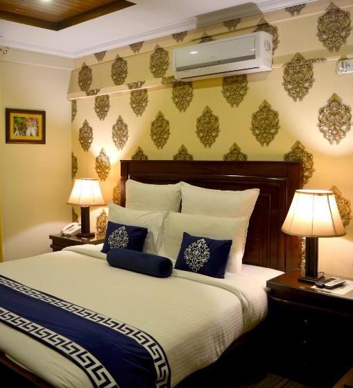 سوییت جونیور با بالکن, Holiday Grand Resort Bhurban