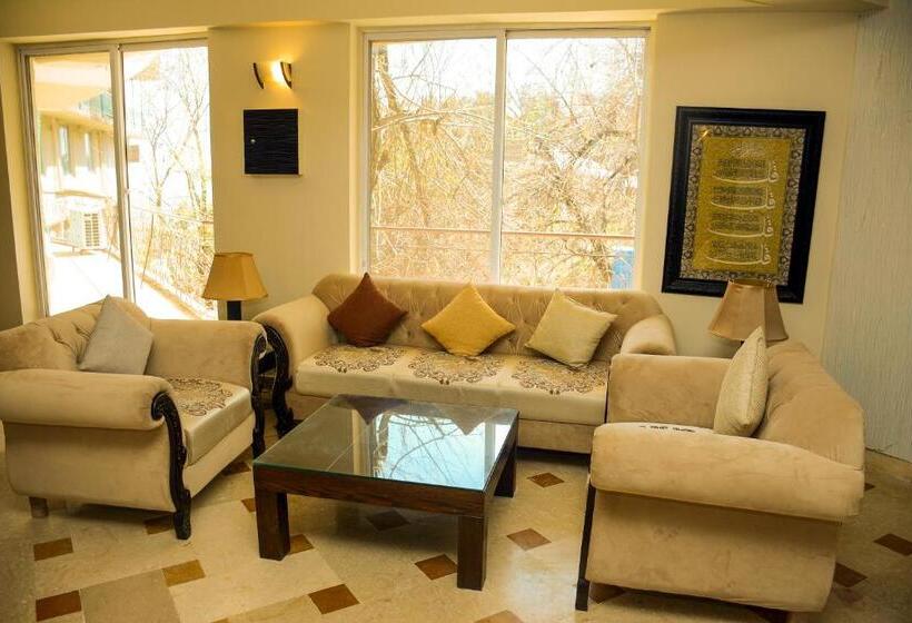 سوییت اجرایی, Holiday Grand Resort Bhurban