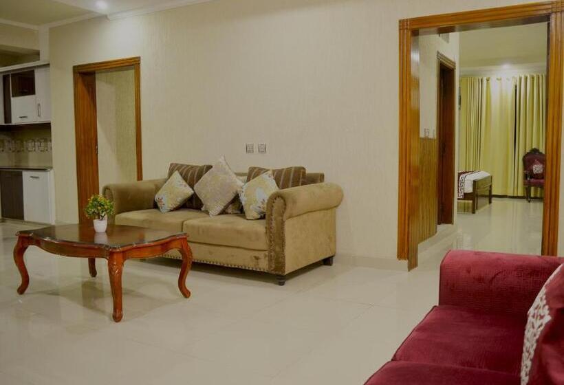 سوییت اجرایی, Holiday Grand Resort Bhurban