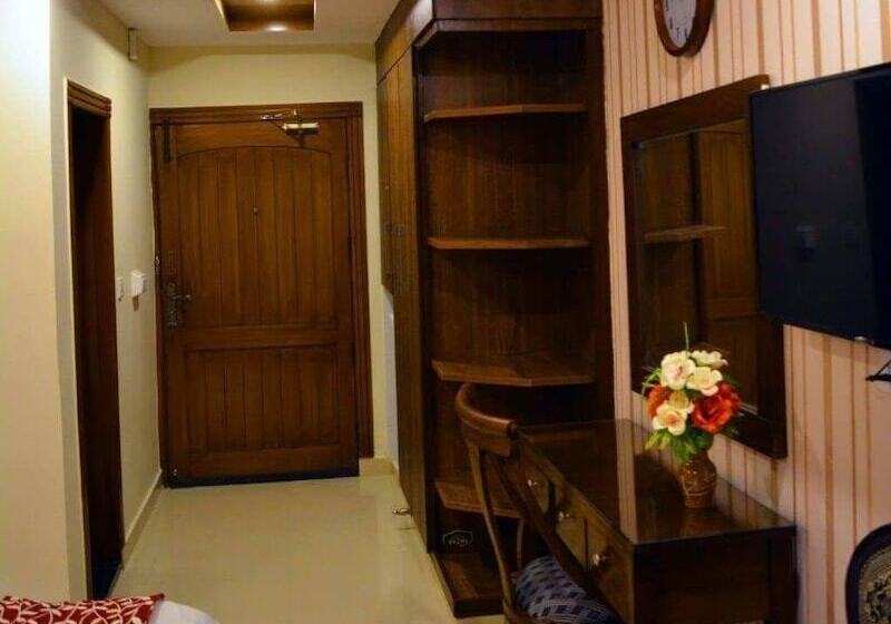 اتاق خانوادگی, Holiday Grand Resort Bhurban