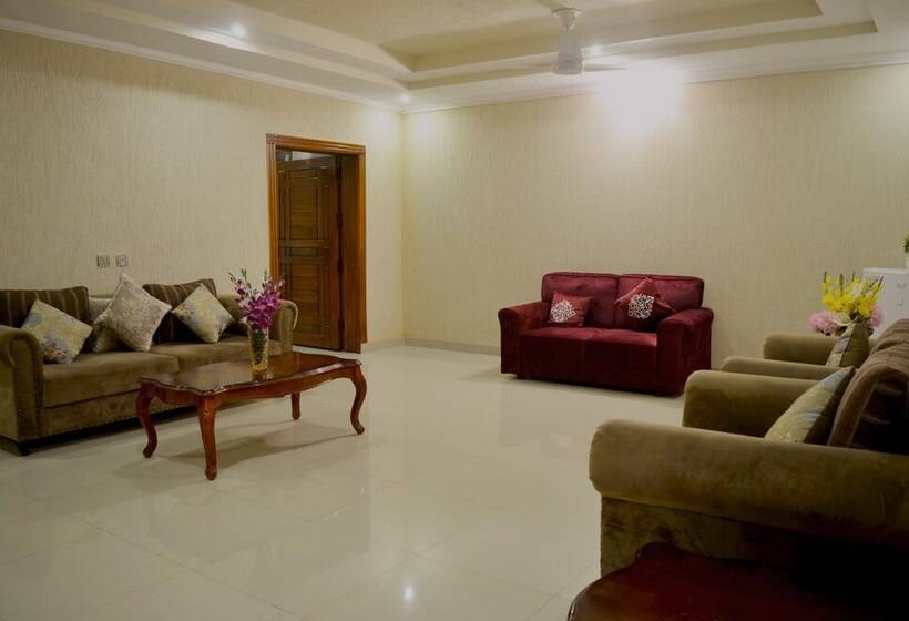 سوییت اجرایی, Holiday Grand Resort Bhurban