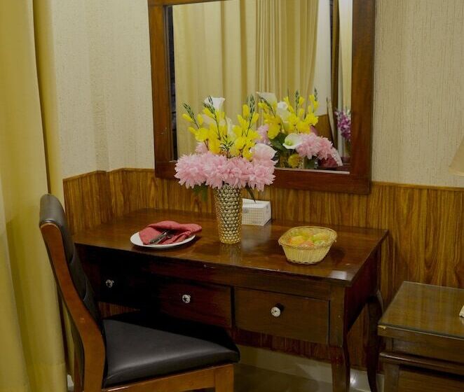 سوییت اجرایی, Holiday Grand Resort Bhurban