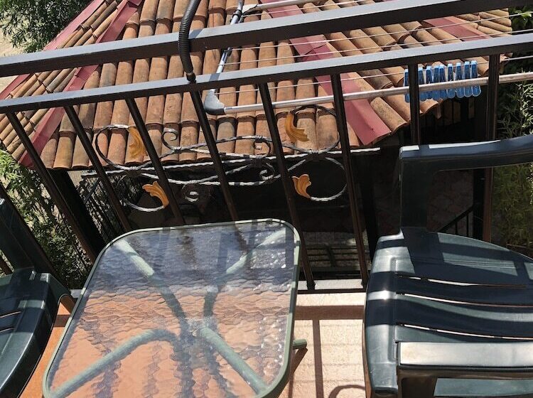 اتاق خانوادگی, Villa Gardenia Ureki