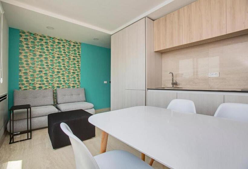 Апартаменты 1 Спальня Нижний Этаж, Magic Stone Apartments