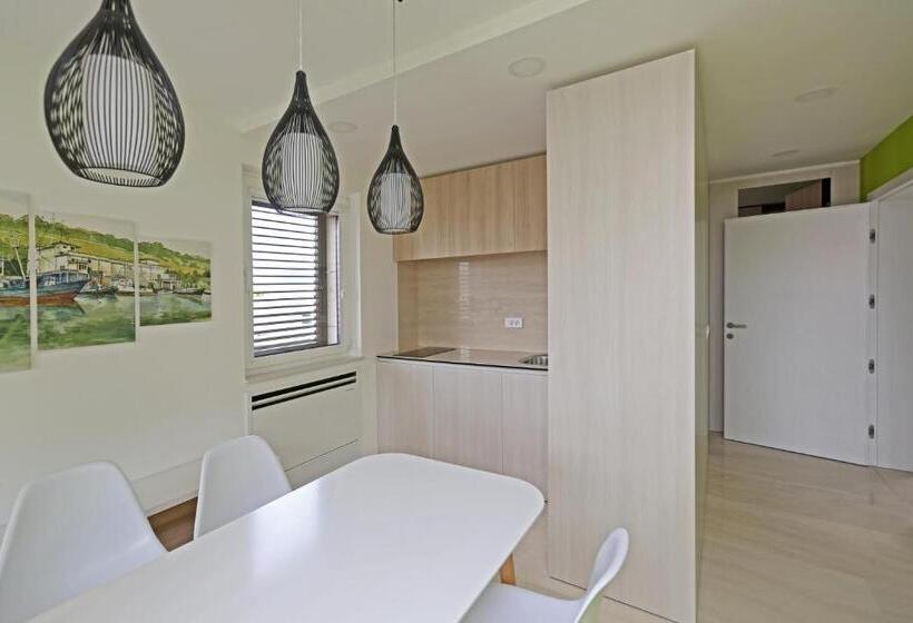 Апартаменты 1 Спальня Нижний Этаж, Magic Stone Apartments