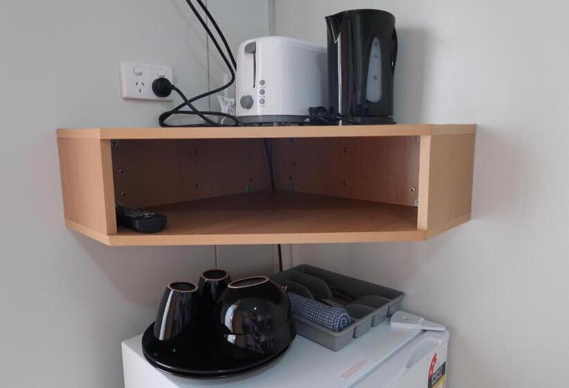 اتاق استاندارد, Mud Crab Motel