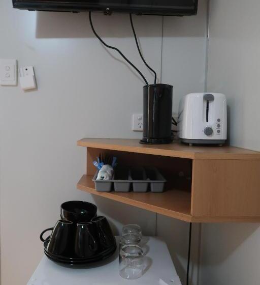 اتاق استاندارد سه نفره, Mud Crab Motel