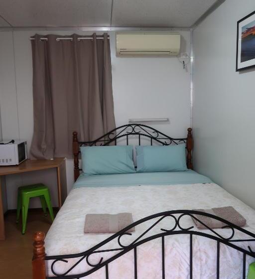 اتاق استاندارد, Mud Crab Motel