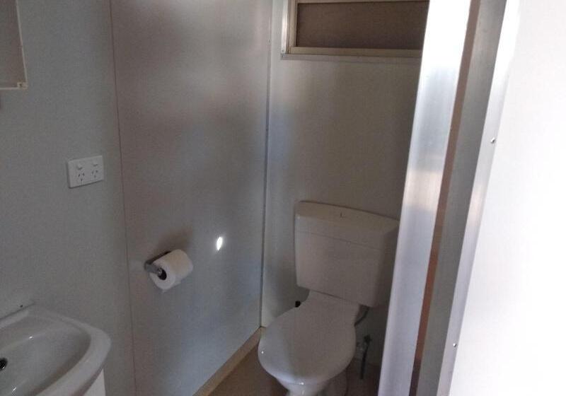 اتاق استاندارد یک نفره, Mud Crab Motel